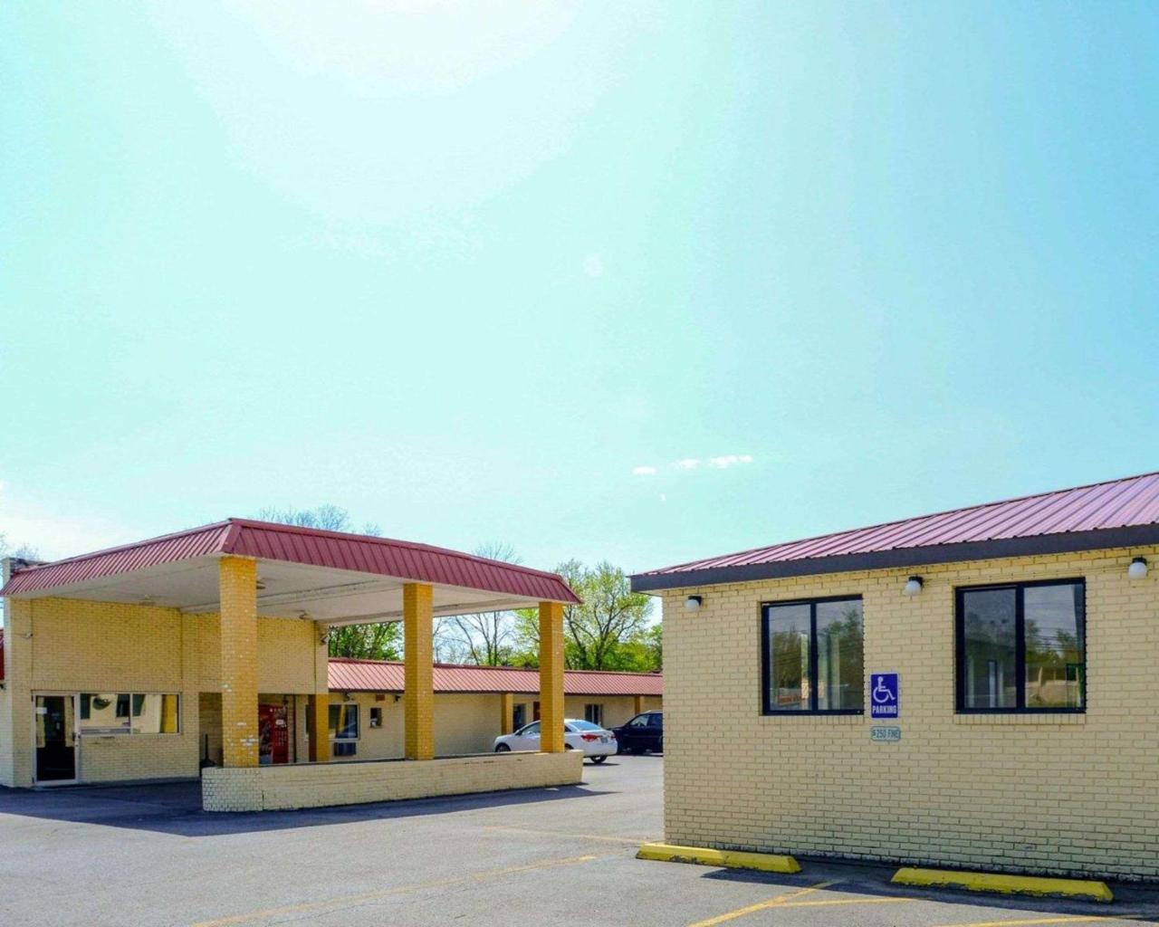 Econo Lodge Inn & Suites Carbondale Exterior foto