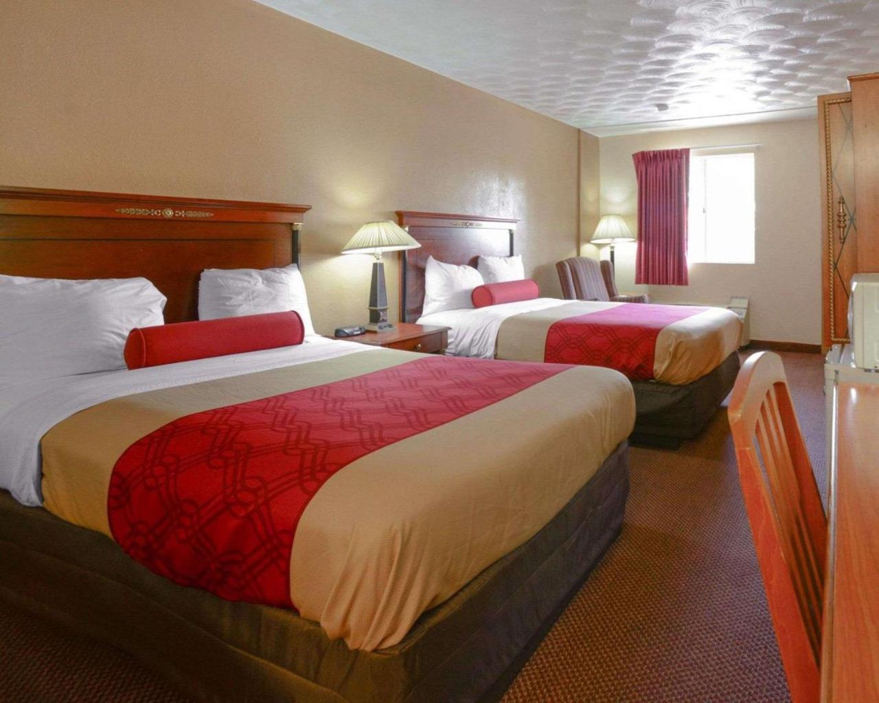 Econo Lodge Inn & Suites Carbondale Exterior foto